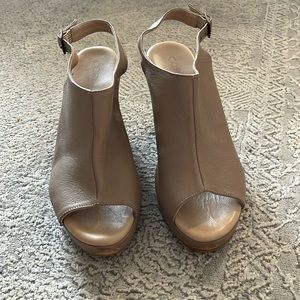 Nude wedges